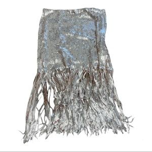 Beautiful, fun, flirty gold sequin skirt.